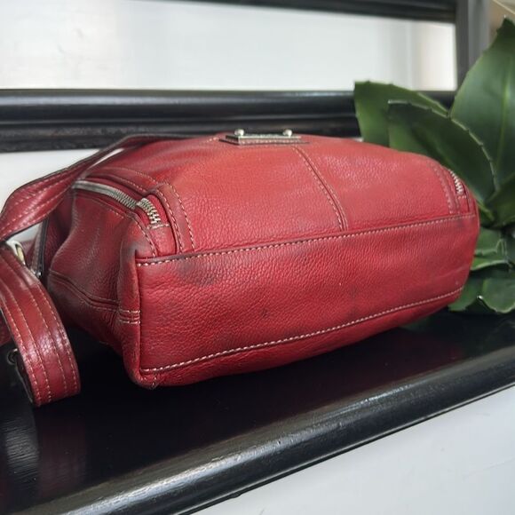 Tignanello Pebbled Leather Red Crossbody Shoulder Bag – Multiple Compartments - Picture 5 of 12